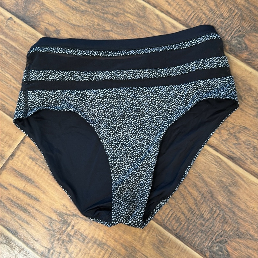 Lululemon reversible bottoms